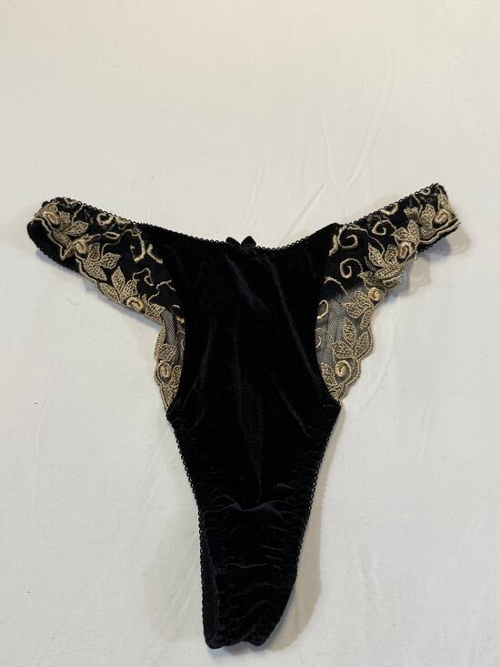 Vintage Other - NWOT Vintage Delicates Velvet & Lace Thong – Black & Gold – Size S